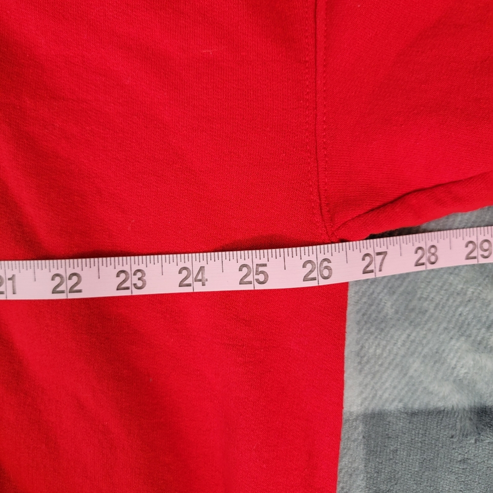 NBA Chicago Bulls Red Pullover Hoodie Kangaroo Pocket Sports Logo Mens Size 2XL - Picture 8 of 9